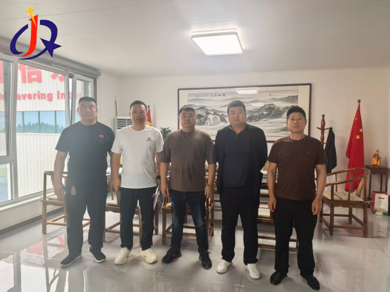 من خلال تنمية الأسواق الخارجية بعمق، حصلت شركة Jinqi Mining Machinery على مشروع آخر لمعدات غسيل ومعالجة الذهب الغريني في أمريكا الجنوبية