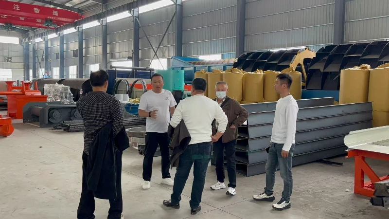 يقوم العملاء من جنوب شرق آسيا بإعادة شراء معدات غسيل الذهب الغريني